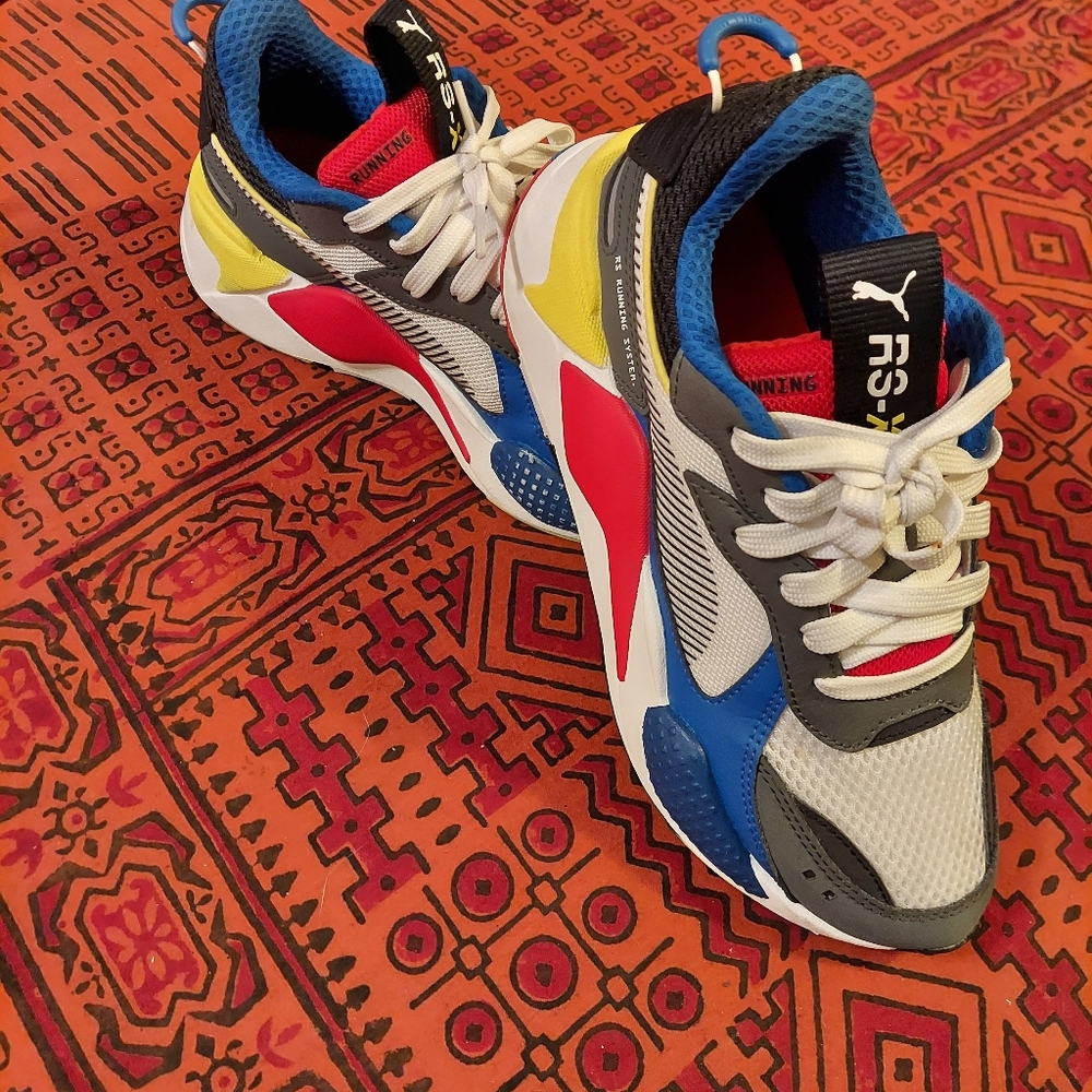 Sneakers